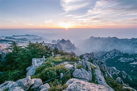 如何坐車去嶗山？嶗山位于中國山東省日照市，是當地著名的旅游景點之一。在前往嶗山的過程中，我們可以從不同角度來探討這個問題，包括交通方式、時間安排、景點選擇以及個人體驗等。